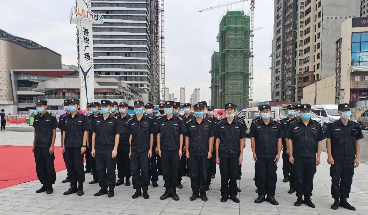 歌手王蓉助陣吾悅廣場亮燈盛典湖北獵鷹保駕護(hù)航