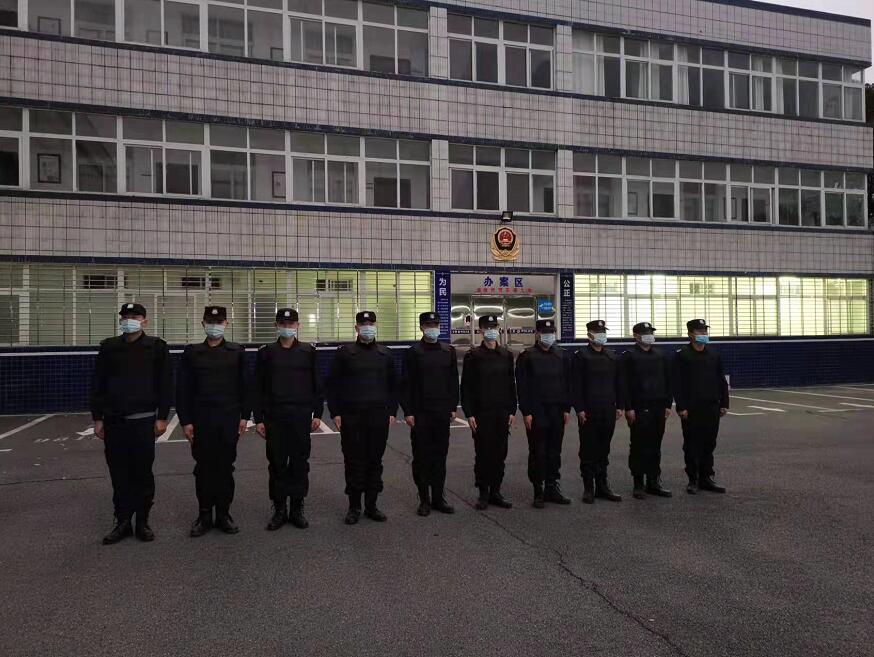 爭做文明市民，樂居文明城市！ 助力襄陽創(chuàng)文明，志愿服務(wù)有獵鷹！