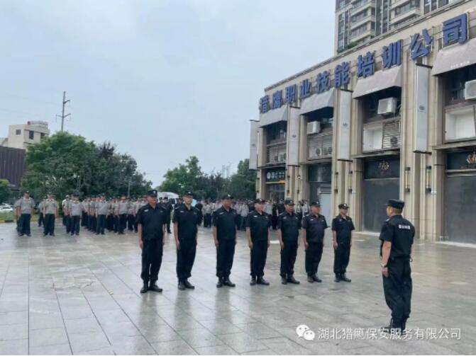 大練精兵強(qiáng)素質(zhì)，規(guī)范隊伍樹形象